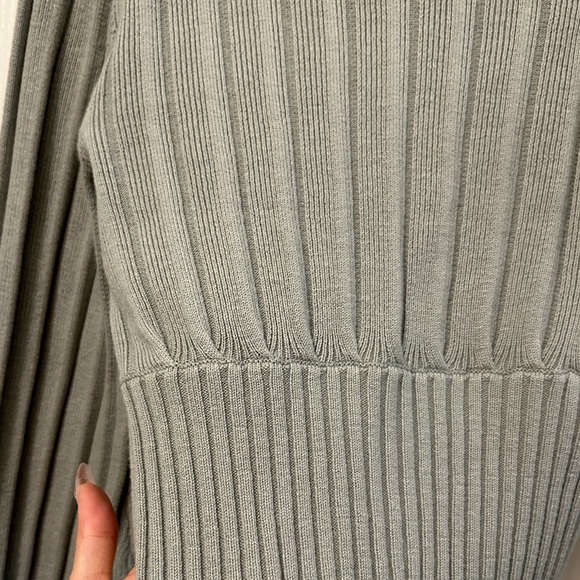 Aritzia plunge front cardigan - Picture 4 of 5